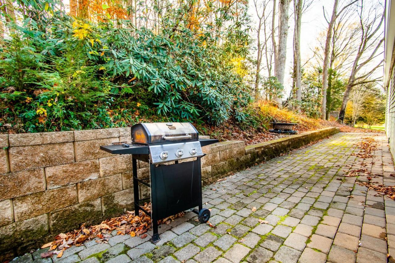 Evergreen Getaway Fire Pit And Wood Fireplace Townsend Zewnętrze zdjęcie